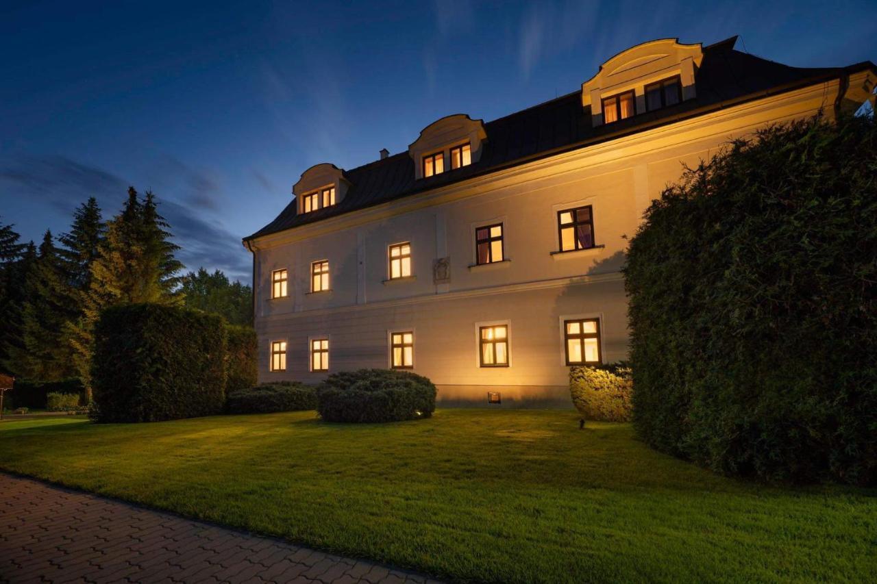 Hotel Villa Necas ชิลินา ภายนอก รูปภาพ