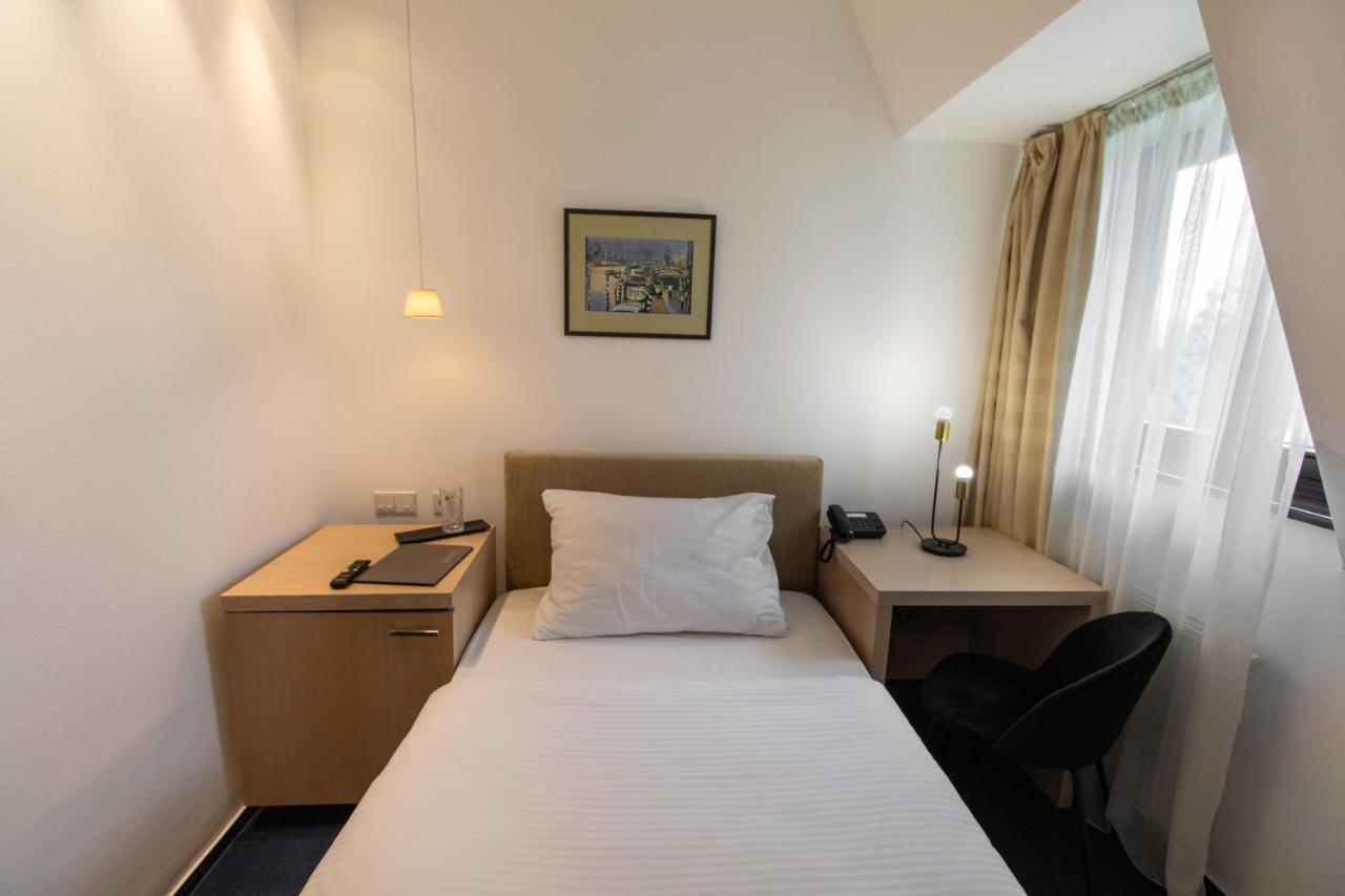 Hotel Villa Necas ชิลินา ภายนอก รูปภาพ