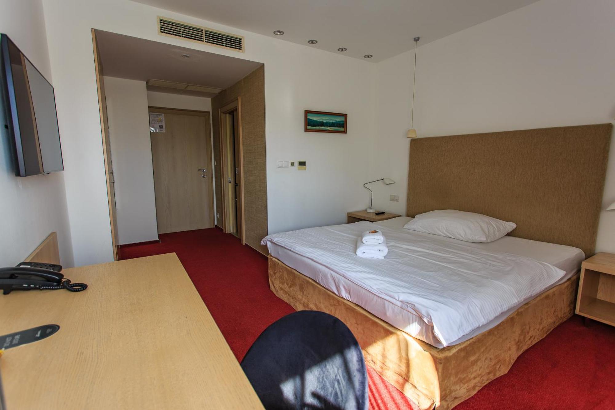 Hotel Villa Necas ชิลินา ภายนอก รูปภาพ