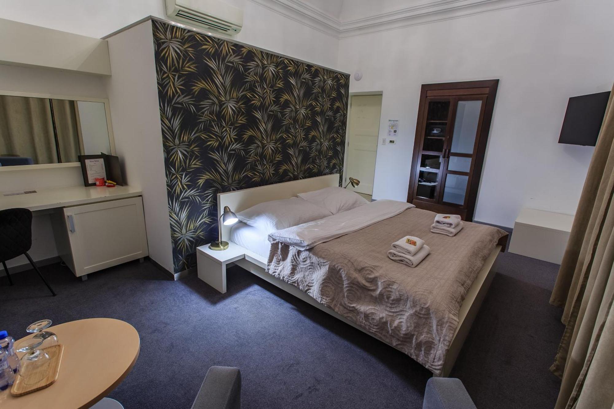 Hotel Villa Necas ชิลินา ภายนอก รูปภาพ