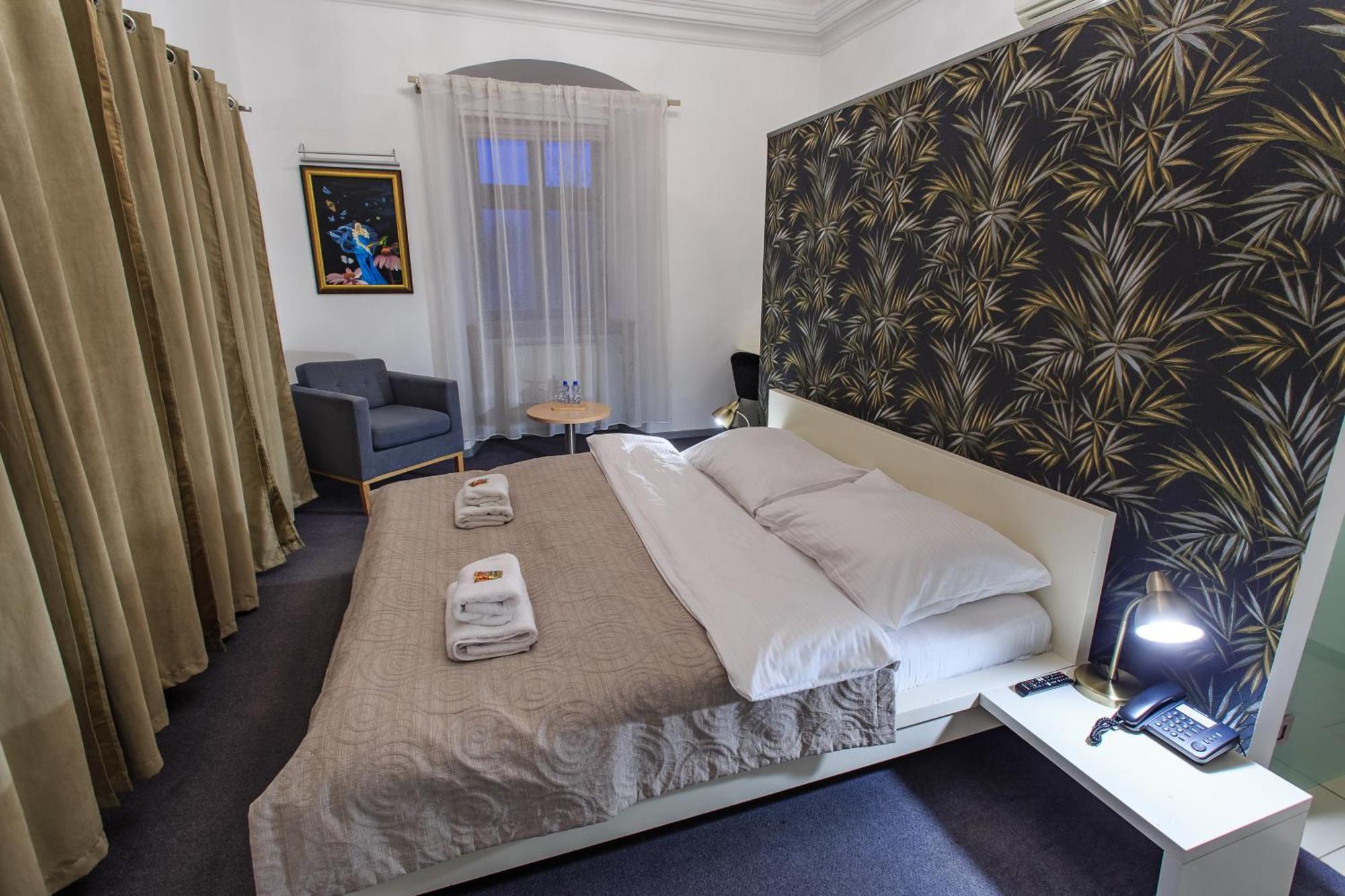 Hotel Villa Necas ชิลินา ภายนอก รูปภาพ